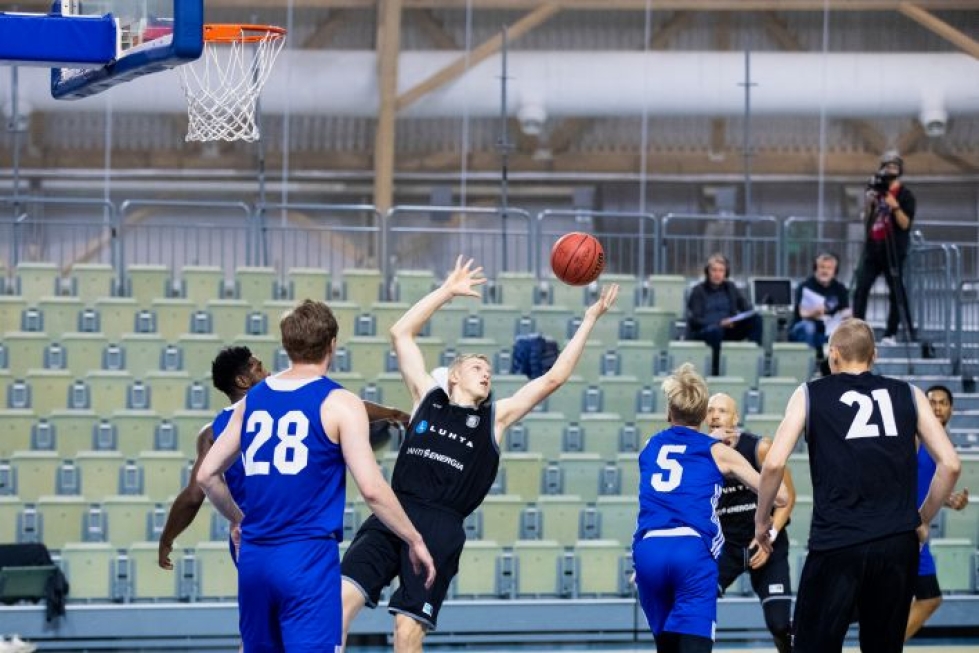 Kataja ja Lahti Basketball kohtasivat ennen kauden alkua Joensuussa ja myös tulloin pelattiin suljetuin ovin.