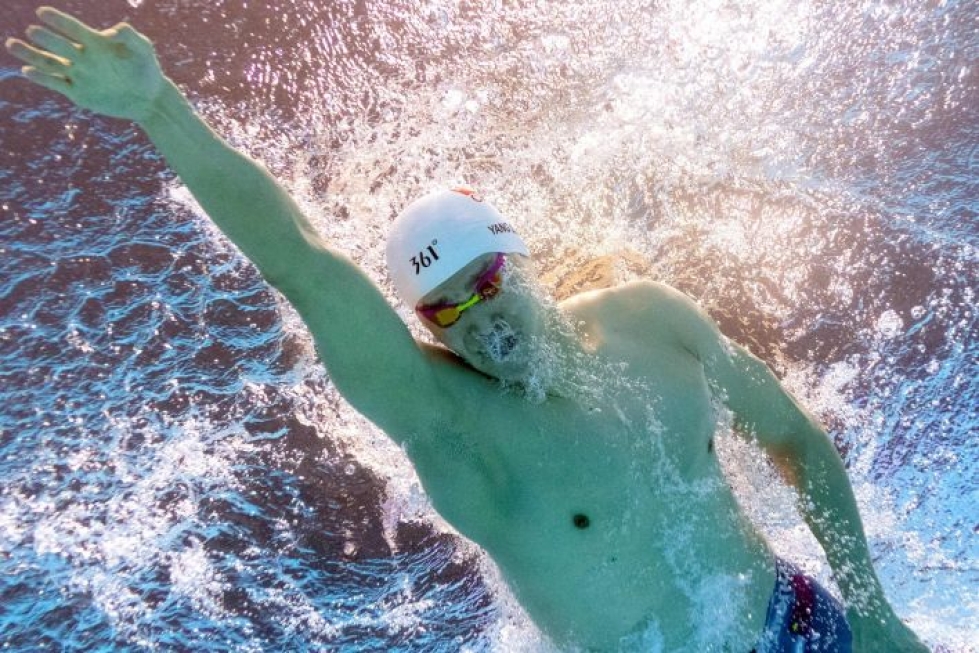 Sunin menestys korpeaa yhä muita uimareita kiinalaiseen liitettyjen dopingepäilyjen vuoksi. Lehtikuva / AFP