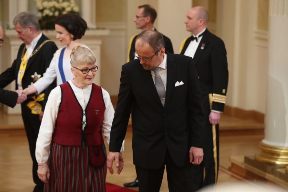 Kiihtelysvaaran kirkon kiinteistömestari Jouni Heiskanen saapui Linnan juhliin vaimonsa, seurakuntaemäntänä työskentelevän Maija-Leena Heiskasen kanssa.