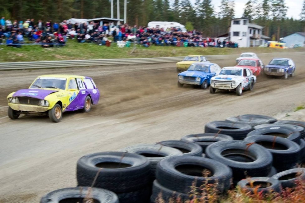 Pieksämäen Urheiluautoilijoiden joukkue Säiliöhuolto Team kiihdytti muilta karkuun sunnuntain finaalissa.