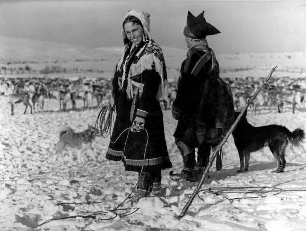Valkoinen peura sai ensi-iltansa vuonna 1952. Pääosaa esittää Mirjami Kuosmanen.