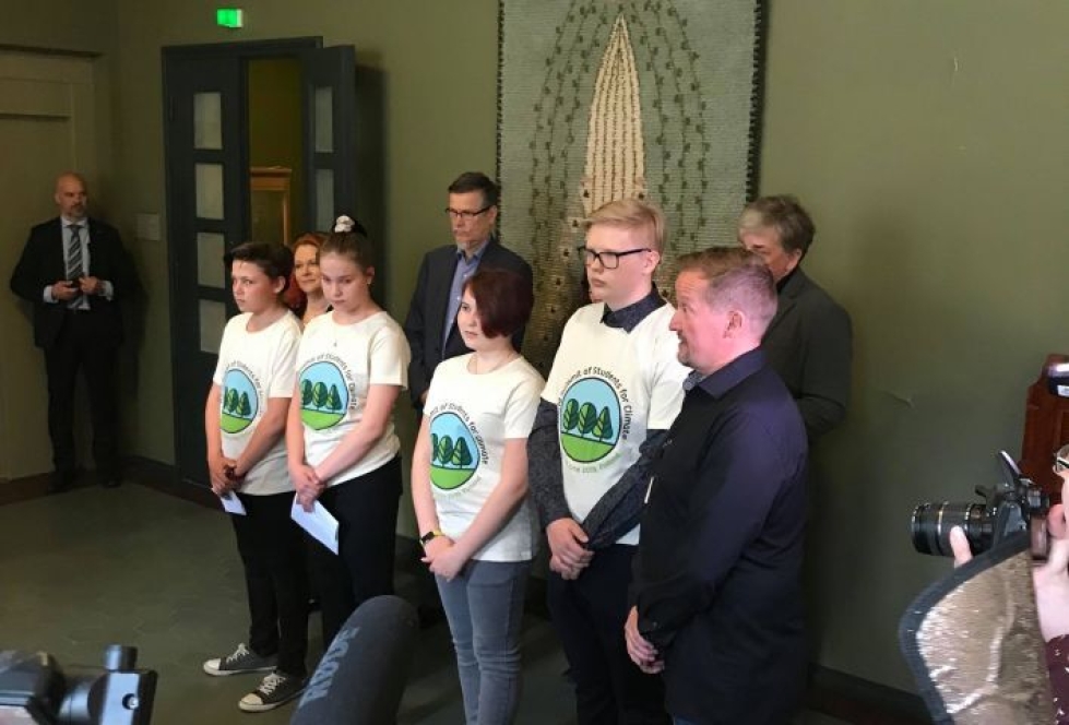 ENO-verkkokoulun perustaja Mika Vanhanen kertoi tiistaina maailman koululaisten ilmastokokouksesta presidentti Sauli Niinistölle.