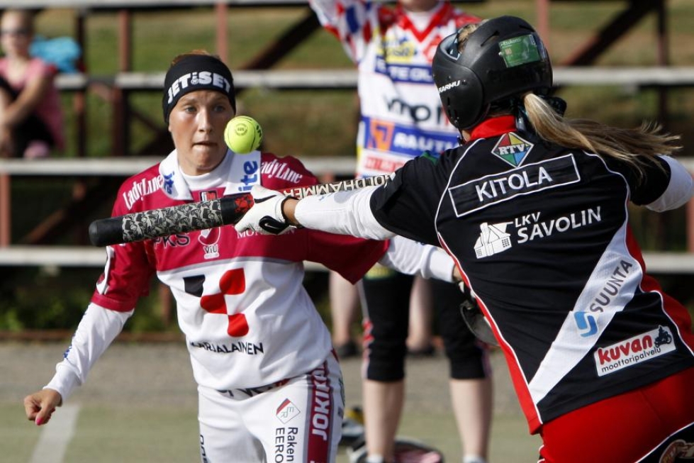 ViU ja Niina Härkönen pelaavat sunnuntaina hallipesiksen pronssiottelussa.