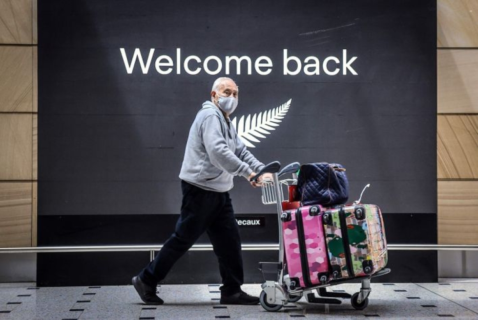 Euroopan komissio ehdottaa EU-maille matkustusrajoitusten höllentämistä unionin ulkorajoilla. Uuden-Seelannin ja Australian välille on puolestaan avattu matkustuskupla. Lehtikuva/AFP