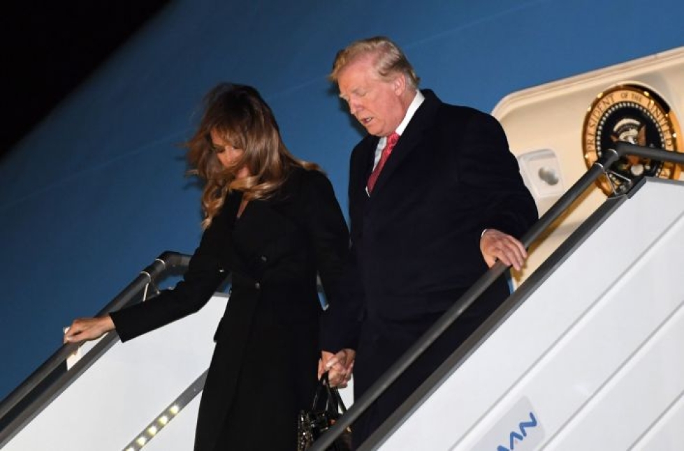 Yhdysvaltojen presidenttipari laskeutui perjantaina Pariisiin. LEHTIKUVA/AFP