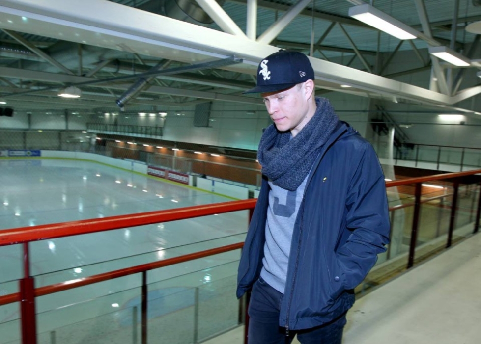 Joensuun harjoitusjäähallin käytävillä käveli tuore jääkiekon Suomen mestari Tomi Karhunen.