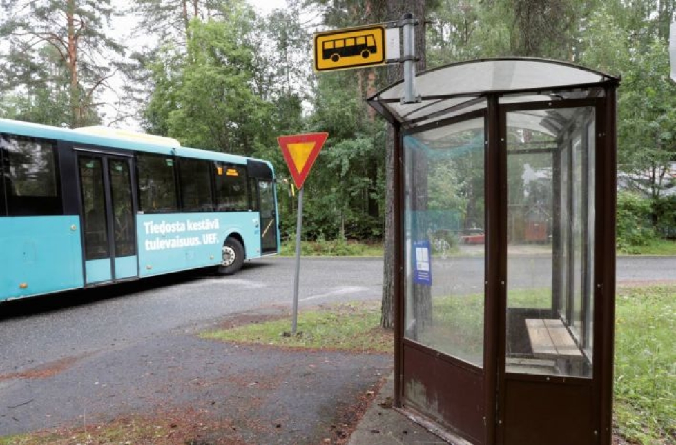Liperin Jyrinkylän ja Joensuun välillä kulkenut bussi oli keskiviikkona lähes tyhjillään.