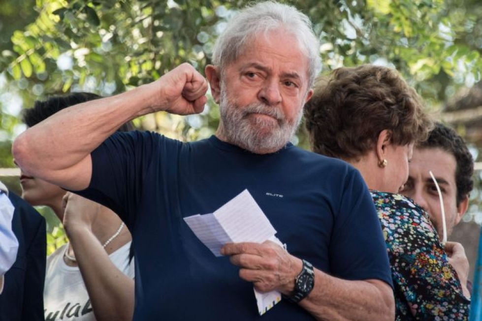 Lula on ollut vankilassa sen jälkeen kun hän sai liki yhdeksän vuoden tuomion korruptiosta vuosi sitten huhtikuussa. Lehtikuva/AFP