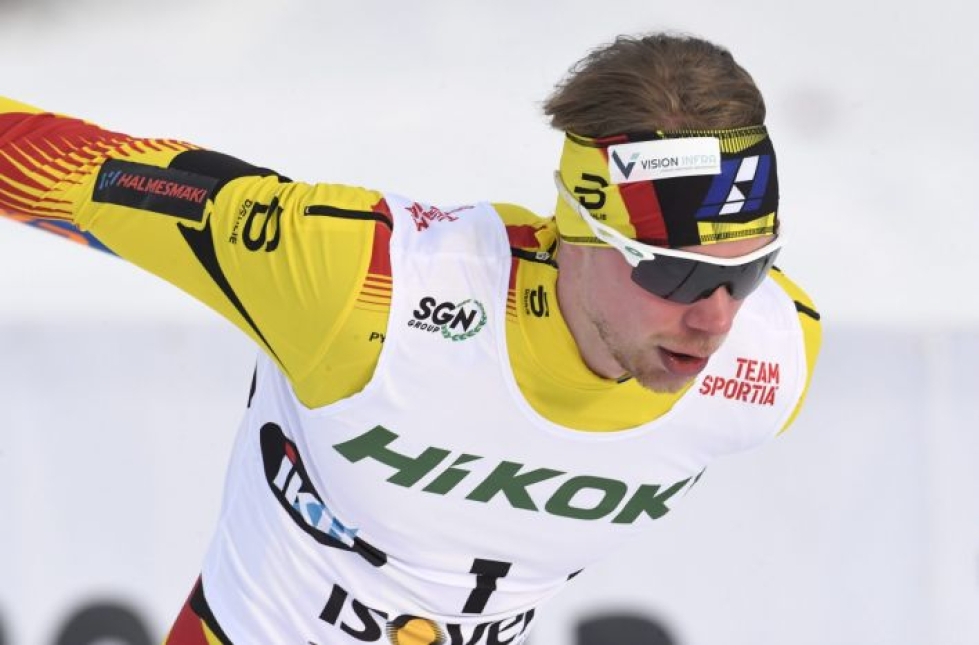 Joni Mäki voitti maastohiihdon Suomen cupin miesten 14 kilometrin kilpailun. LEHTIKUVA / HEIKKI SAUKKOMAA