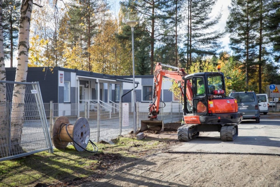 Rantakylän Soutajanpuiston päiväkodin naapuriin tulevat siirtotilat ovat lähes valmiit. Lapset aloittavat tiloissa 19. lokakuuta.