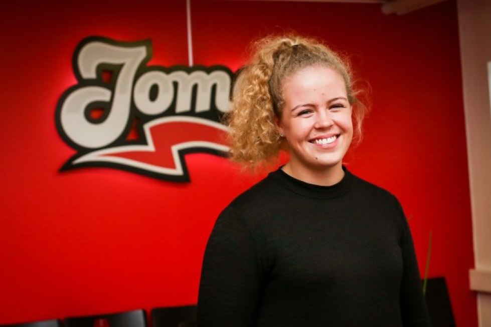 19-vuotias lyöjäjokeri Nora Pulkkinen tuo JoMaan lisää kotiutusvoimaa.
