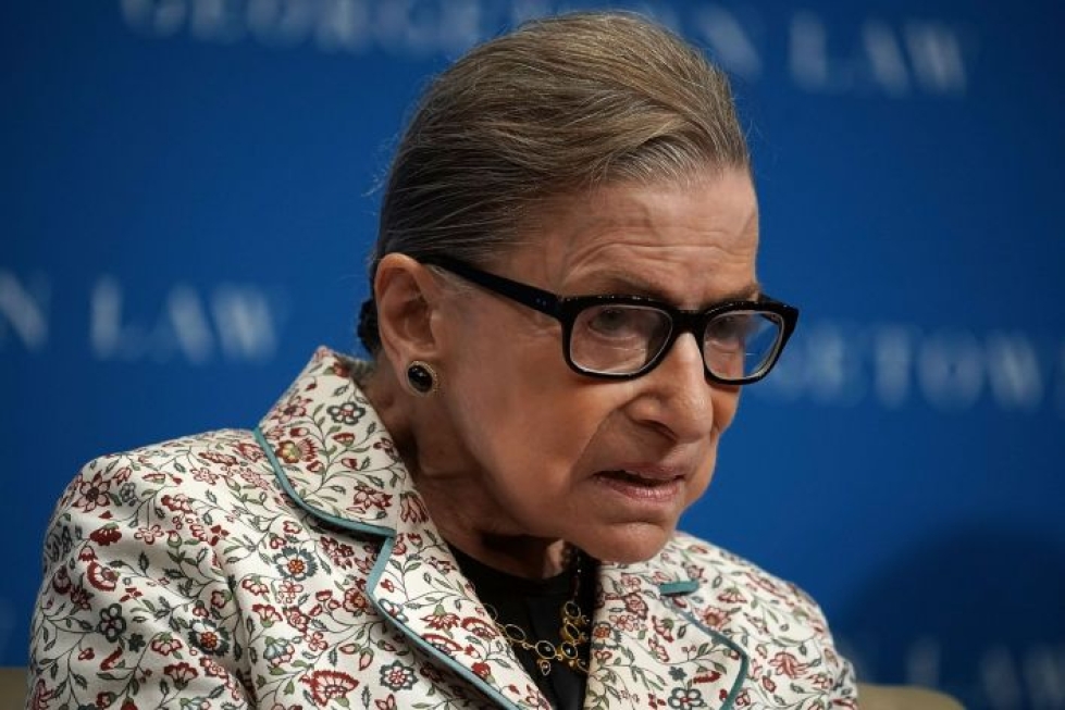 85-vuotiasta Ruth Bader Ginsburgia pidetään kuudesta korkeimman oikeuden tuomarista liberaaleimpana. Kuva: Lehtikuva/AFP