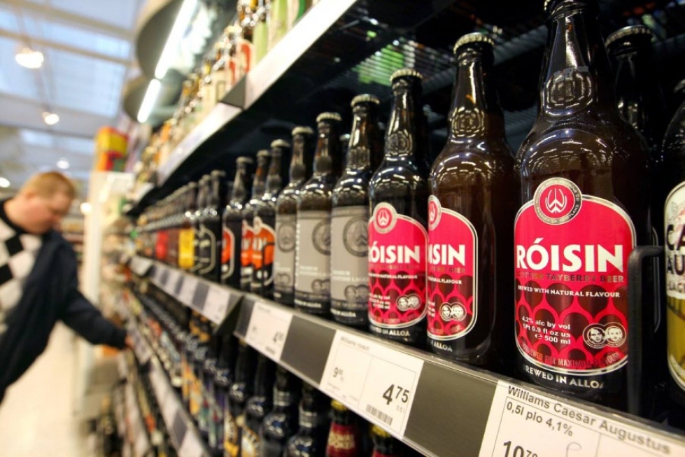 Tavallisessa automarketissa voi olla jo satojen oluiden valikoimat, kuten Joensuun Prismassa ja Pilkon Citymarketissa.