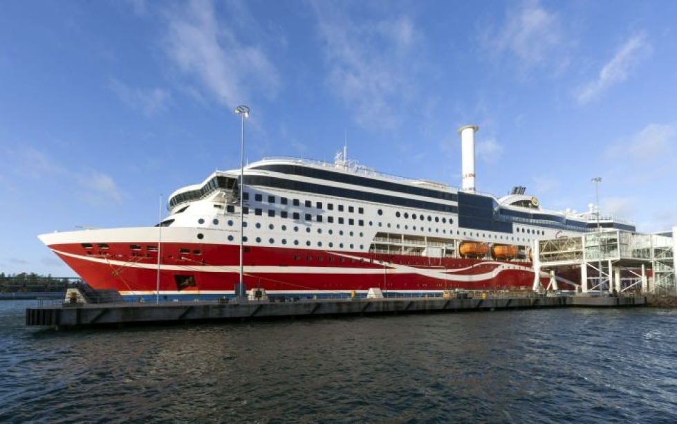Karille ajanut Viking Linen matkustaja-alus Viking Grace Maarianhaminan satamassa 22. marraskuuta 2020.  LEHTIKUVA / NICLAS NORDLUND