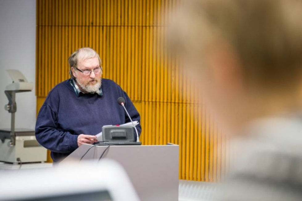 Emeritusprofessori Pertti Rannikko puhui jäähyväisluennollaan pienten lukujen politiikasta.