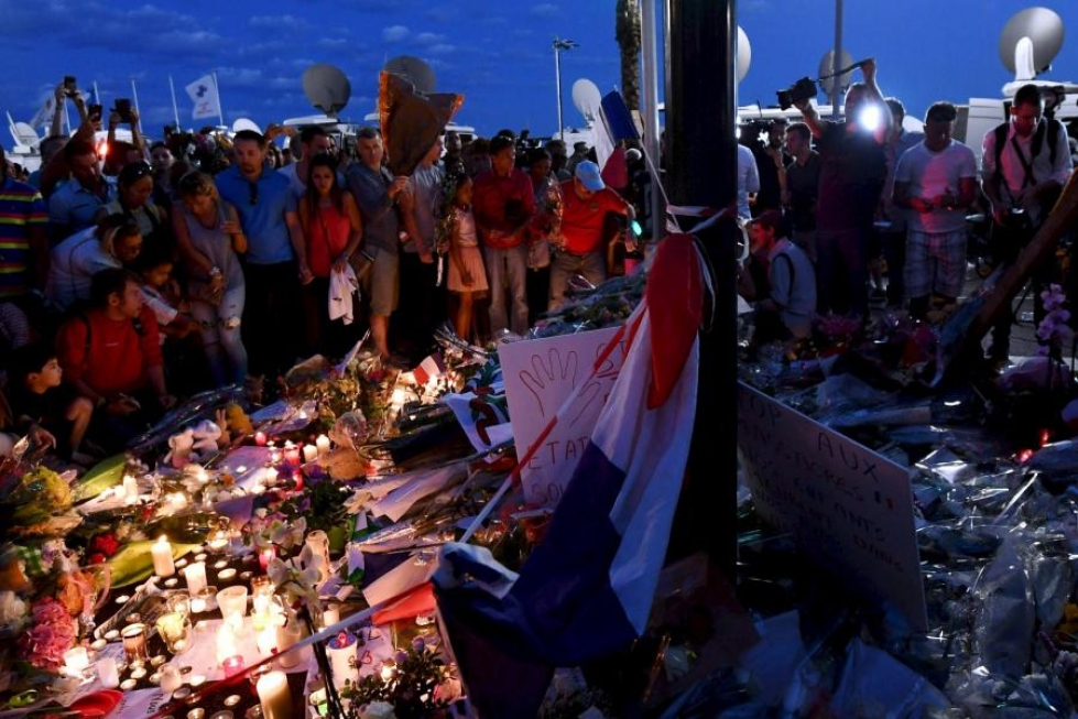 Nizzan iskun uhreja on muistettu Ranskassa. LEHTIKUVA/AFP