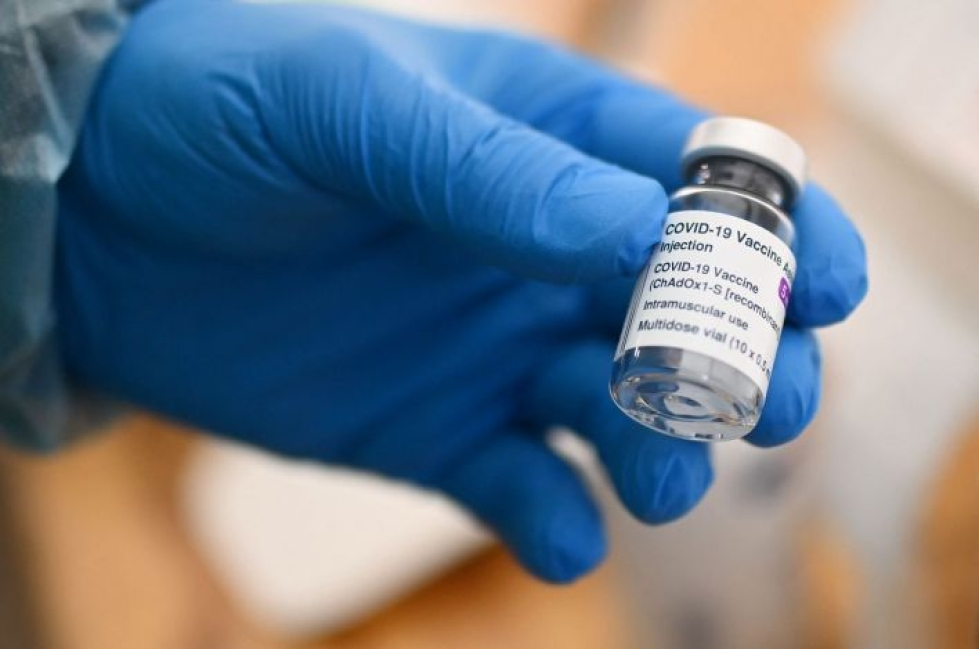 EMA:n mukaan Astra Zenecan rokotteen hyödyt ovat edelleen kuitenkin suuremmat kuin siitä mahdollisesti koituvat haitat. LEHTIKUVA/AFP