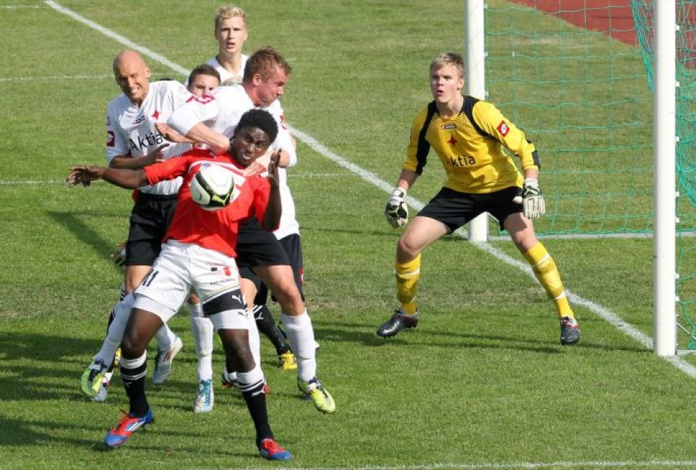 Heinäkuussa 2012 Tuco ja muut Jipon punapaidat kohtasivat Joensuun keskuskentällä Ykkösen pelissä Helsingin IFK:n. Nykyisin HIFK pelaa Liigassa, Jippo Kolmosessa.