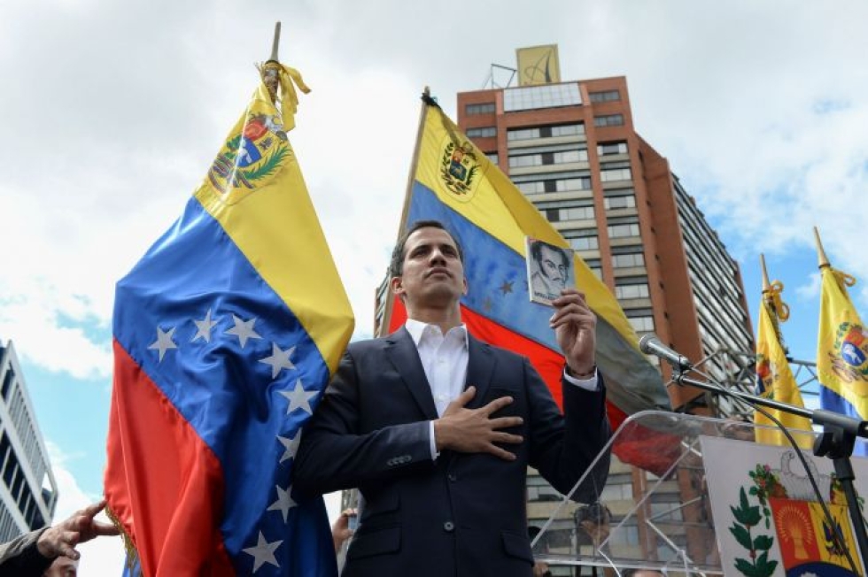 Juan Guaidon mukaan presidentiksi julistautuminen oli ainoa tapa pelastaa Venezuela diktatuurilta ja palauttaa perustuslaillinen järjestys. LEHTIKUVA/AFP