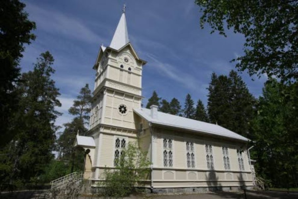 Utran kirkko on kesällä avoinna joka päivä.