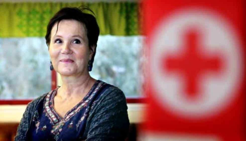 Sairaanhoitaja Tarja Tuovinen on auttanut ihmisiä 13 eri kohteessa Punaisen Ristin delegaattina.