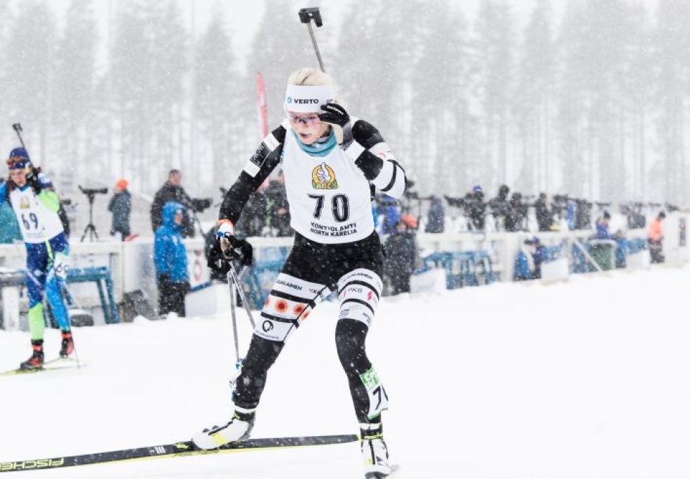 Suomen naisten joukkueen ykköstähti Mari Eder ilmoitti perjantaina jättävänsä viikonvaihteen kilpailut väliin.
