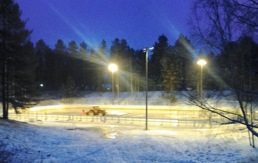 Jäädytystyöt olivat perjantaiaamuna täydessä käynnissä Honkalammella.