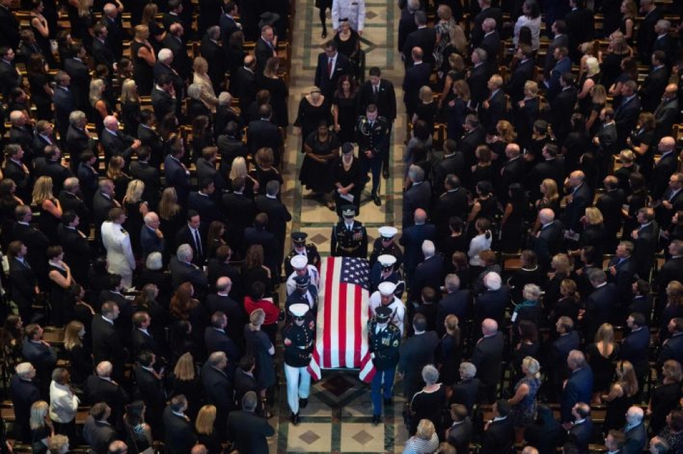 McCainin lauantaiseen muistotilaisuuteen osallistui Yhdysvaltain politiikan koko kerma. LEHTIKUVA/AFP