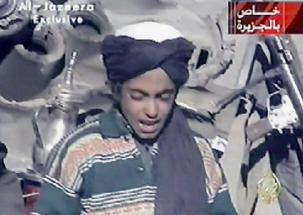 Hamza bin Ladenista tuli aktiivinen al-Qaidan propagandisti isänsä kuoleman jälkeen. Kuva on vuodelta 2001. LEHTIKUVA / AFP