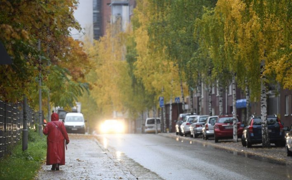 Sää on etelässäkin sateinen. Lehtikuva / Heikki Saukkomaa