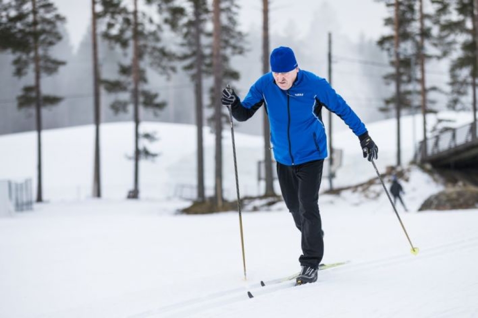 Hiihto on säilynyt Hannes Rossin aktiiviharrastuksena nuoruudesta lähtien, ja hän käy yhä myös hiihtokisoissa. Koko talven hiihdot jäävät nyt poikkeuksellisesti alle tuhannen kilometrin.