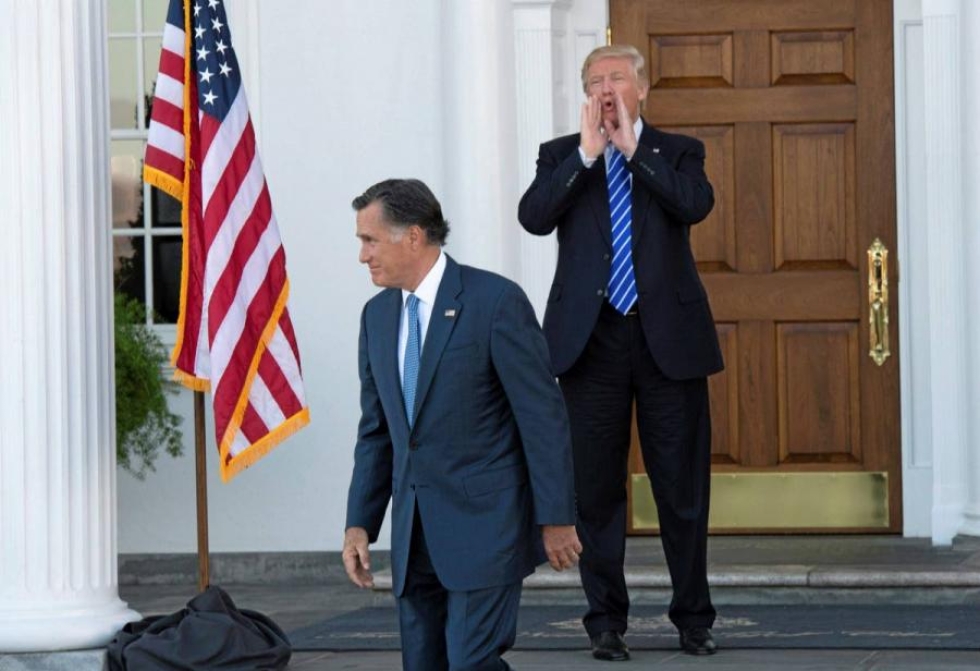 Mitt Romney (vas.) arvosteli Donald Trumpia rajusti tämän vaalikampanjan aikana. Vaalien jälkeen Trump on harkinnut Romneytä ulkoministerikseen.