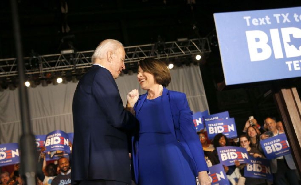 Yhdysvalloissa entinen varapresidentti Joe Biden on rynnistänyt useisiin voittoihin eteläisissä osavaltioissa demokraattipuolueen supertiistain esivaaleissa.