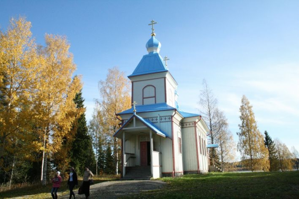 Pyhän profeetta Hannan kirkko sijaitsee Sonkajanrannalla.