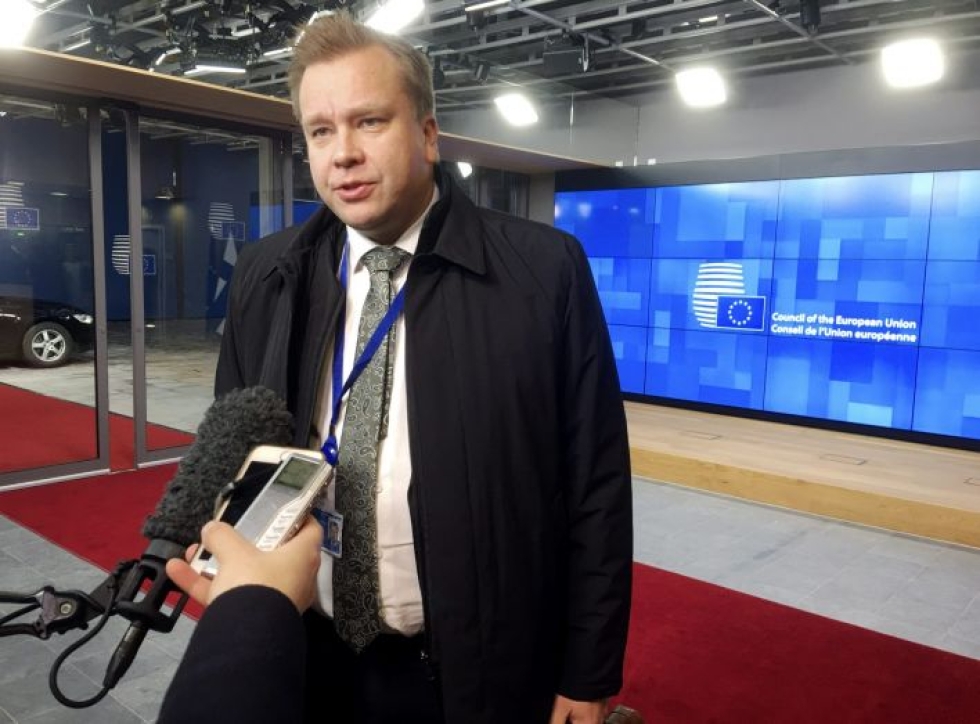 Antti Kaikkonen osallistui puolustusministereiden kokoukseen Brysselissä. LEHTIKUVA / Anniina Luotonen