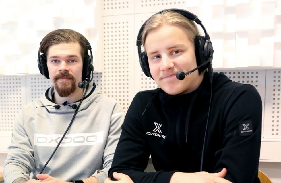 Josban pelaajat Juho Väisänen ja Kasper Tähkä vierailivat Aitiopaikalla-podcastissa.