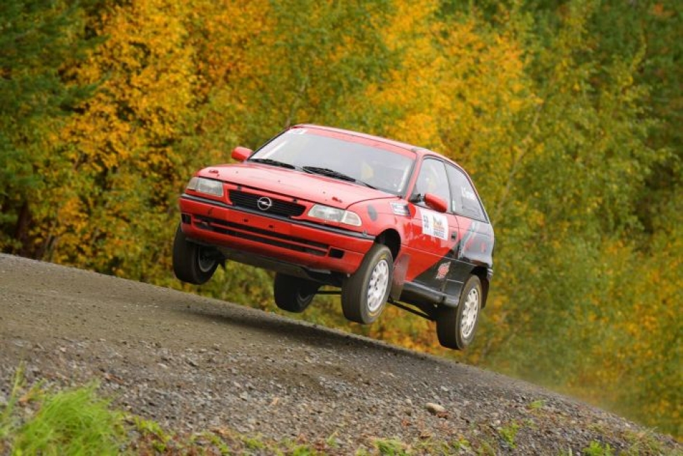 Riku Turunen kiidätti Opel Astraa voiton arvoisesti toisella kierroksella.