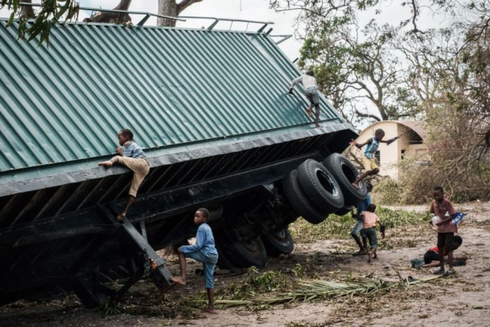 Kaikille tuhoalueille ei vieläkään pystytä toimittamaan apua. LEHTIKUVA/AFP