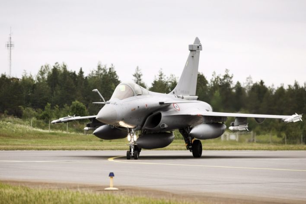Ranskan ilmavoimien Dassault Rafale -monitoimihävittäjä Turku Airshow 2019:n lehdistötilaisuudessa Turussa 13. kesäkuuta 2019. LEHTIKUVA / RONI REKOMAA