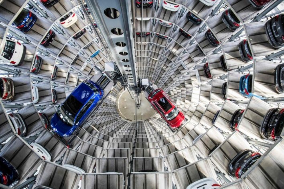 Dieseljupakka on tähän mennessä maksanut Volkswagenille yli 27 miljardia euroa sakkoina, korvauksina ja takaisinostoina. LEHTIKUVA/AFP