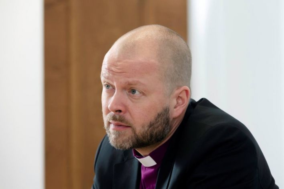Helsingin piispa Teemu Laajasalo muistuttaa, että yksi kirkon tärkeimmistä tehtävistä on olla kärsivien keskuudessa.