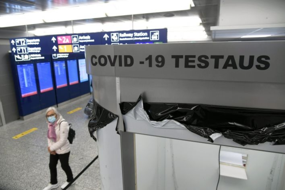 Koronaa testataan myös Helsinki-Vantaan lentokentällä. LEHTIKUVA / Markku Ulander