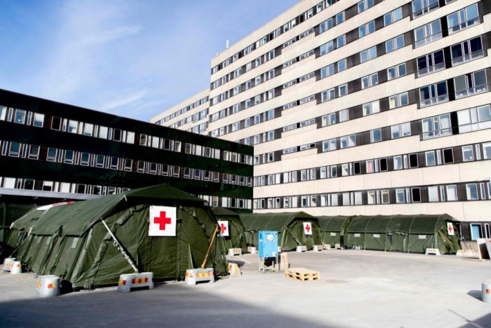 Ruotsissa tehohoitoa varten on pystytetty myös kenttäsairaaloita. Kuva Göteborgin Östra Sjukhusetin edustalta. LEHTIKUVA/AFP