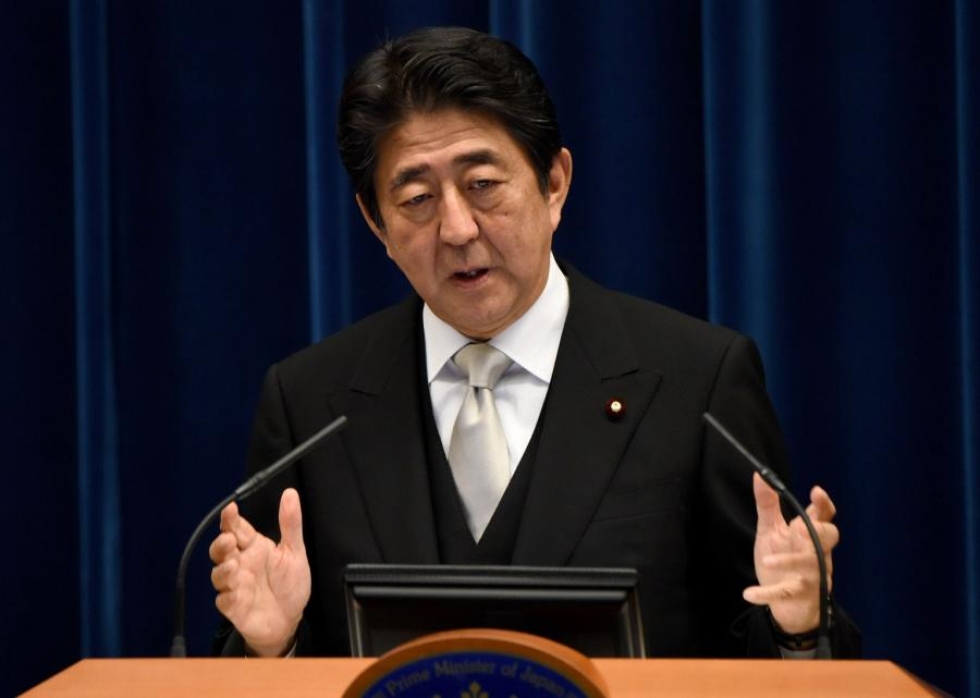 Japanin pääministeri Shinzo Abe on ensimmäinen Japanin pääministeri, joka vierailee Pearl Harborissa. LEHTIKUVA/AFP