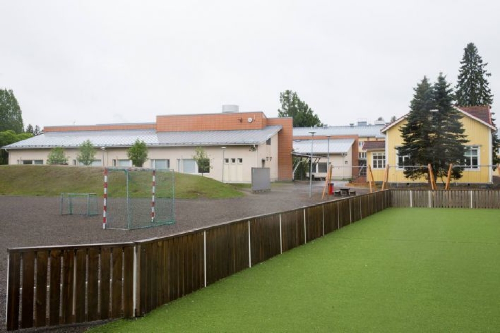 Toinen Kontiolahden yhtenäiskouluista olisi suunnitelmien mukaan sijoittumassa Lehmon koulun yhteyteen ja rakentuisi ainakin osittain nykyisen urheilukentän paikalle.