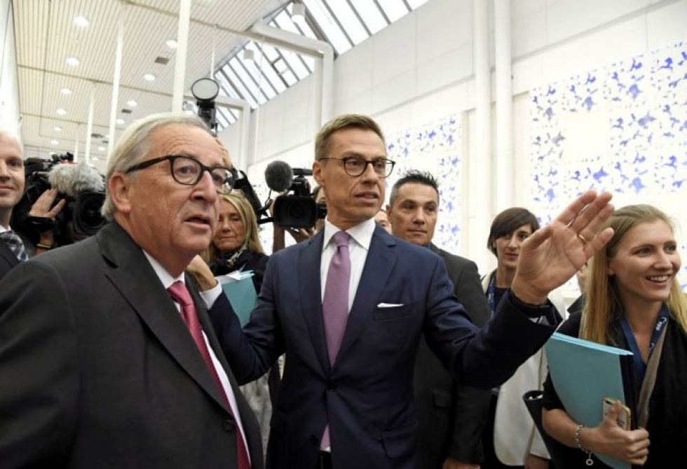 Kokoomuslaiset korostivat, miten isoja nimiä Suomeen nyt saatiin. Suomalaisehdokas Alexander Stubb tapasi muun muassa EU-komission puheenjohtajan Jean-Claude Junckerin.