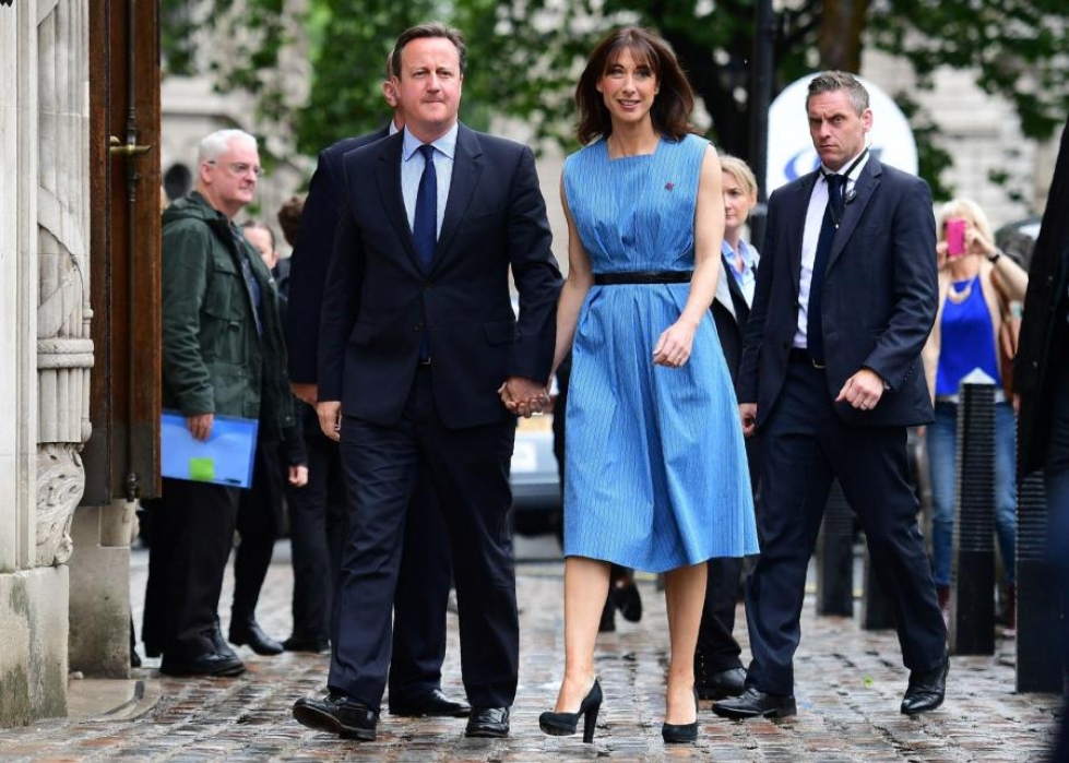 Pääministeri David Cameron äänesti vaimonsa Samanthan kanssa Lontoossa. LEHTIKUVA/AFP