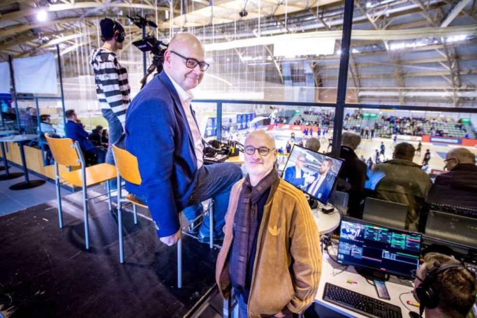 Liiton puheenjohtaja Timo Elo (vas.) on toiminut pitkällä koripallourallaan muun muassa pelajaana, valmentajana, erotuomarina, kuuluttajana ja tv-selostajana. Susijengin pitkäaikainen päävalmentaja Henrik Detmann vieraili Joensuussa huhtikuussa 2019.