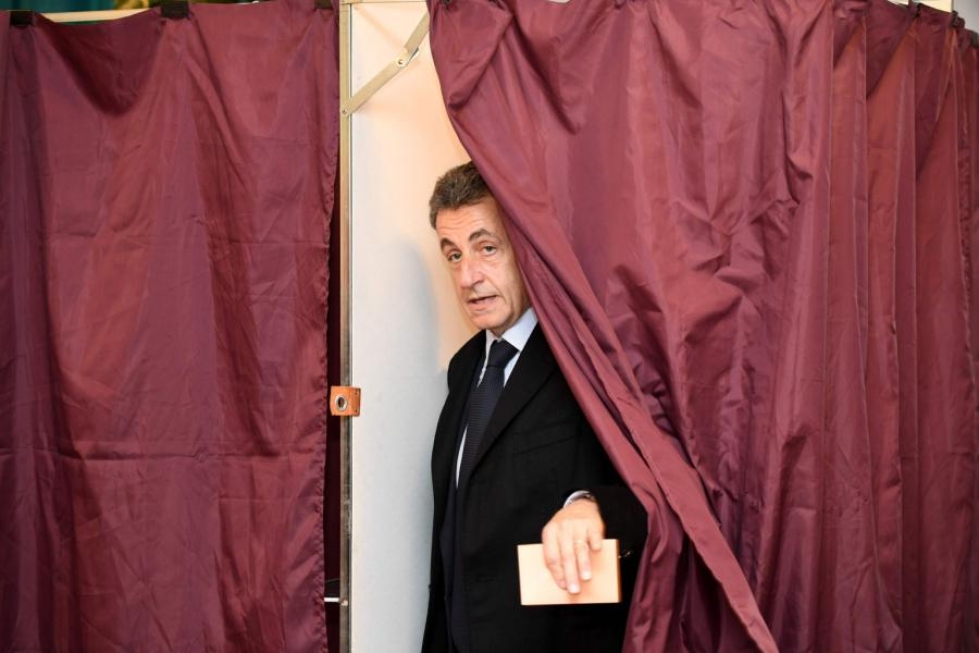 Ranskan entinen presidentti Nicolas Sarkozy sai keskustaoikeiston presidentinvaaliehdokastaiston ensimmäisellä kierroksella alle 21 prosentin kannatuksen. LEHTIKUVA/AFP
