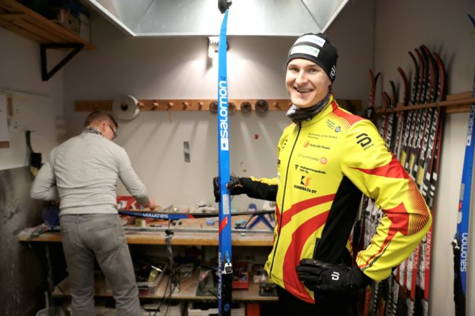 Joel Ikonen aikoo tavoitella kärkisijoituksia SM-hiihdoissa. Petri Tiainen on valmentanut häntä vuodesta 2014.